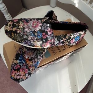 Floral Toms